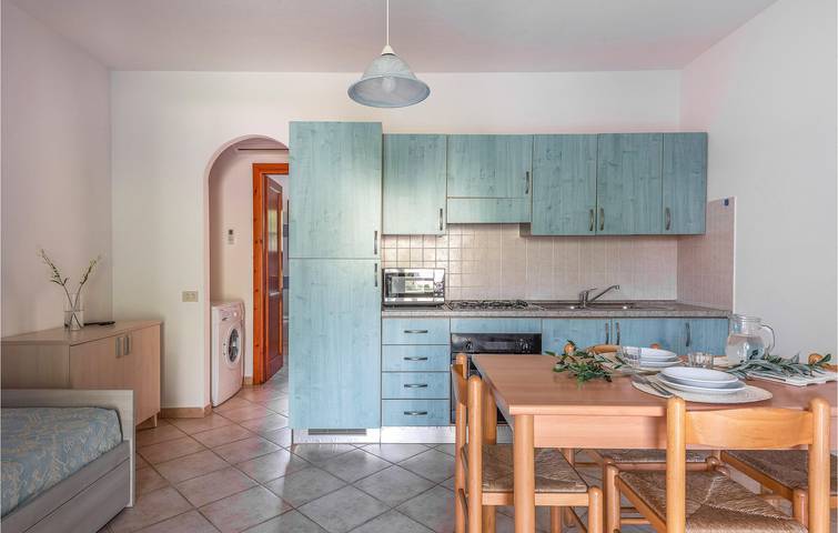 Appartamento intero, Budoni Beach Condo: A/C, Cucina, 400m alla spiaggia in Budoni, Olbia-Tempio