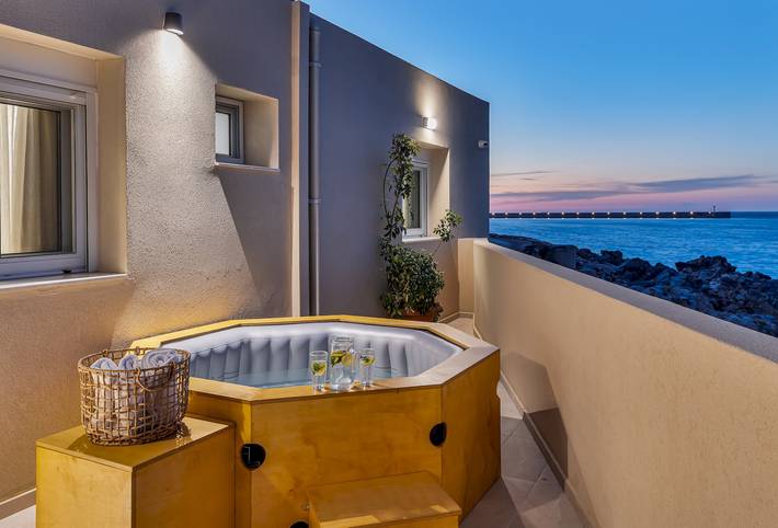 Ferienwohnung für 2 Personen, mit Whirlpool und Terrasse in Heraklion - 2