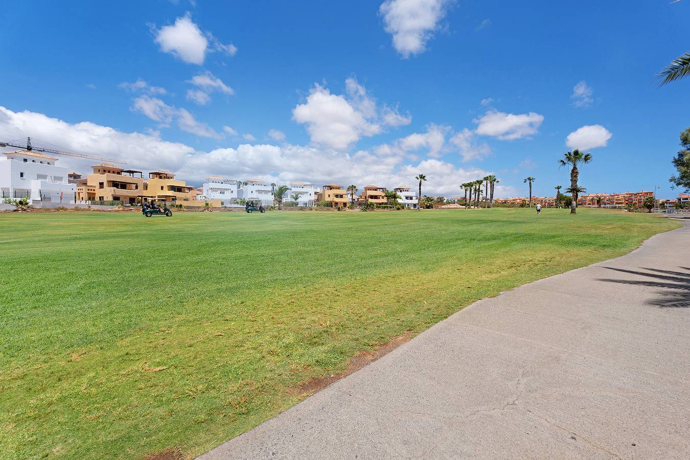 Appartement entier, Maison de vacances 'Beautiful Apartmento Amarilla Golf' avec vue sur la mer et piscine partagée in Las Adelfas, Amarilla Golf