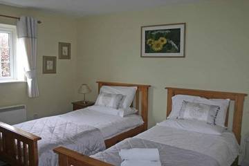 Glamping for 10 People in Fordingbridge, New Forest National Park, Photo 4