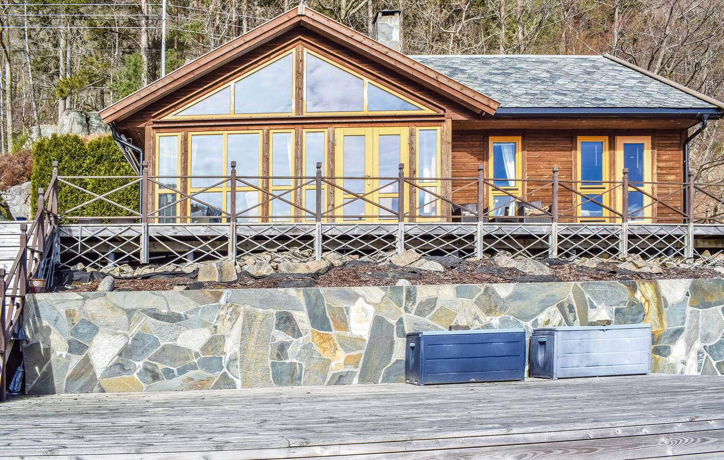 Ferienhaus für 8 Personen mit Terrasse in Farsund