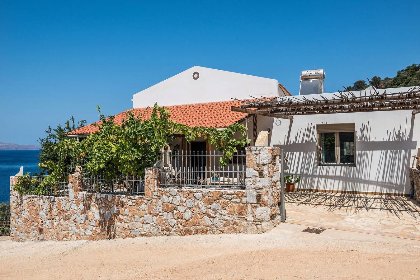 Haus mit privatem Platz zum Schwimmen, einsam, Aussicht in Kreta Westküste