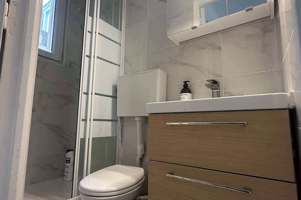 Entire apartment, Comfortable apartment in Levallois - Near Paris in Levallois-Perret, Hauts-de-Seine