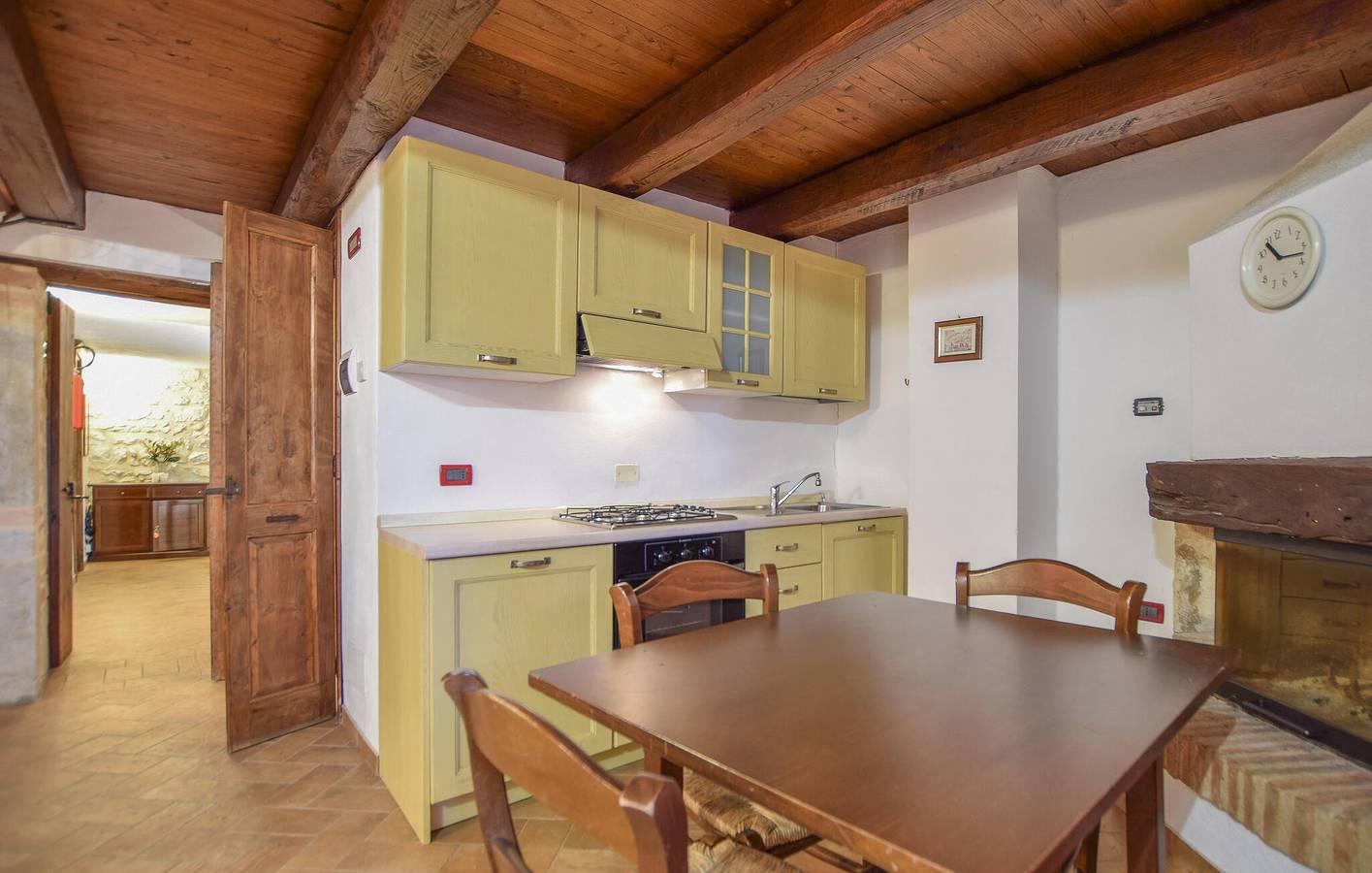 Appartamento intero, Accogliente appartamento con piscina, giardino e Wi-Fi gratuito in Spoleto, Perugia e dintorni