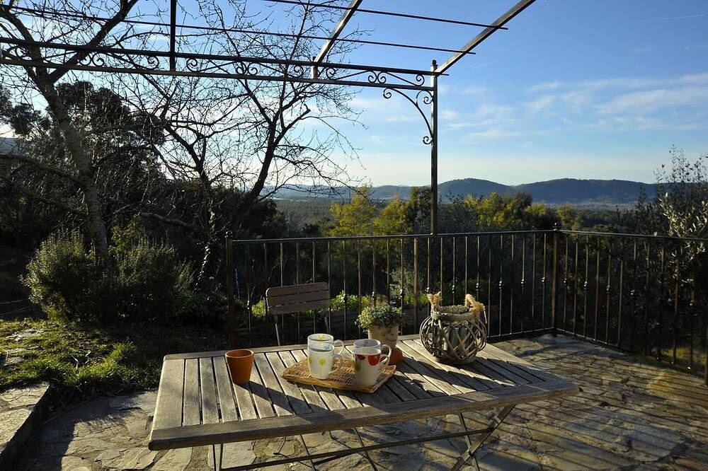 La Maison de Nathalie Gîte Roméo G2483 in Les Mayons, Draguignan region