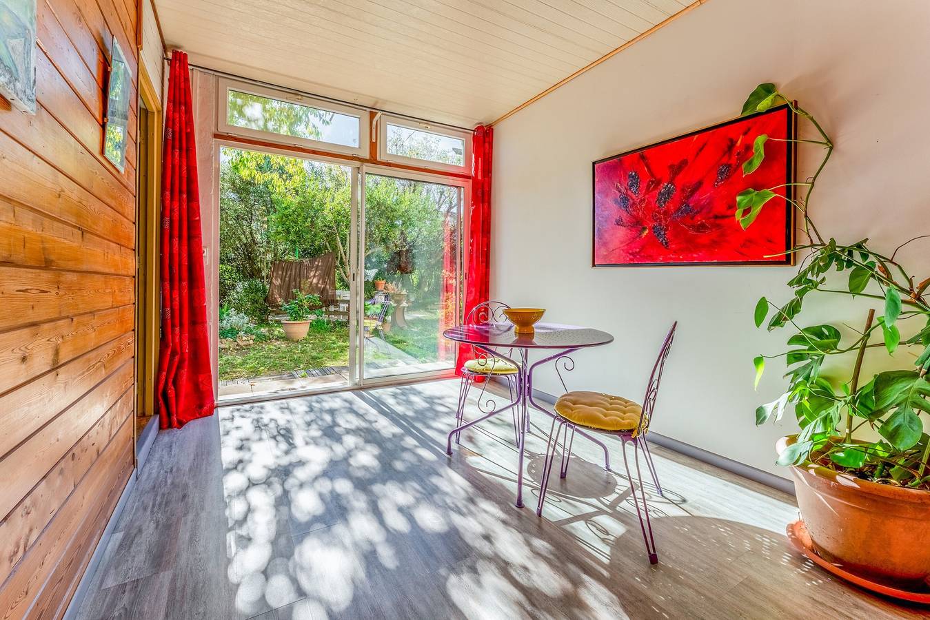 Maison de Vacances 'Gîte - Le Samiege' avec Terrasse Privée, Jardin Commun et Wi-Fi in Goudargues, Région de Nîmes