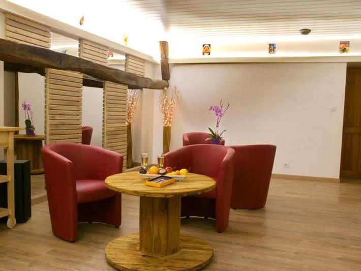 Hôtel pour 2 personnes, avec jacuzzi et piscine ainsi que sauna et jardin à Bourgnac - 4