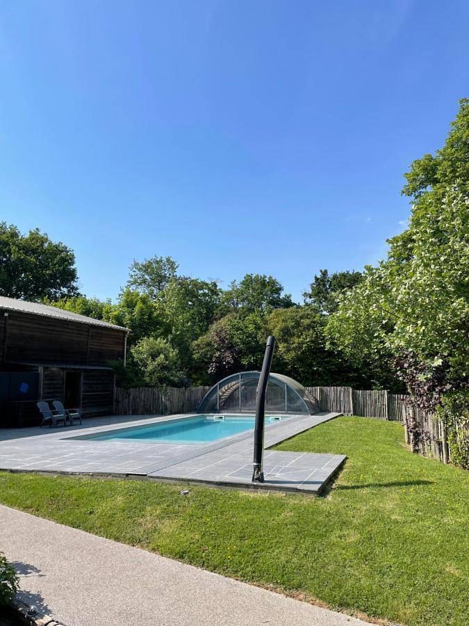 Location de vacances pour 7 personnes, avec vue ainsi que piscine et jardin, adapté aux familles à Landeronde - 3