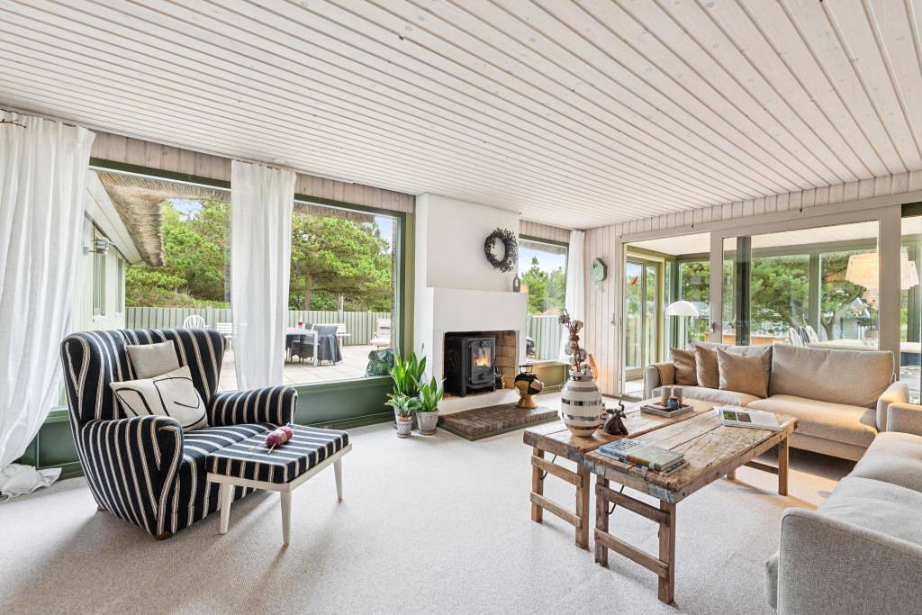 Cozy cottage with conservatory and space for 6 people in Søndervig, Holmsland Klit