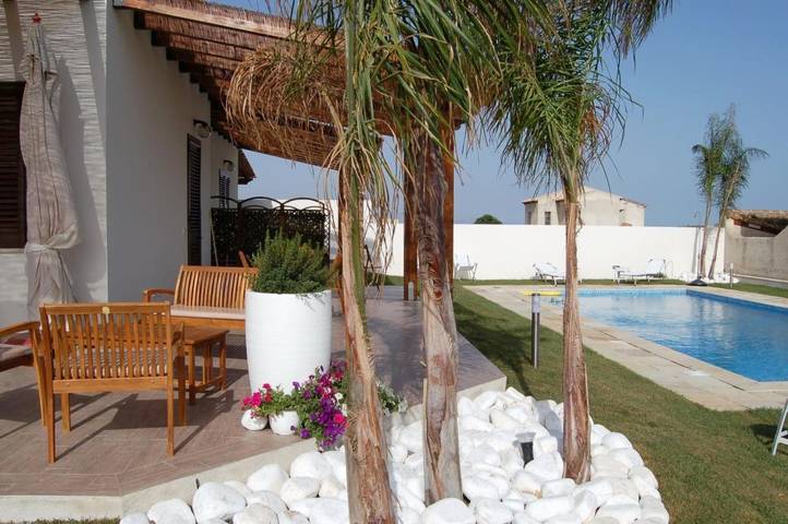 Gîte pour 4 personnes, avec piscine et jardin à Tre Fontane