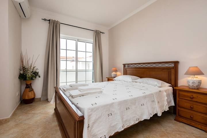 Ganze Ferienwohnung, 2 Schlafzimmer Villa mit Parkplatz und Terrasse by AlgarveManta (4V2) in Manta Rota, Vila Nova de Cacela
