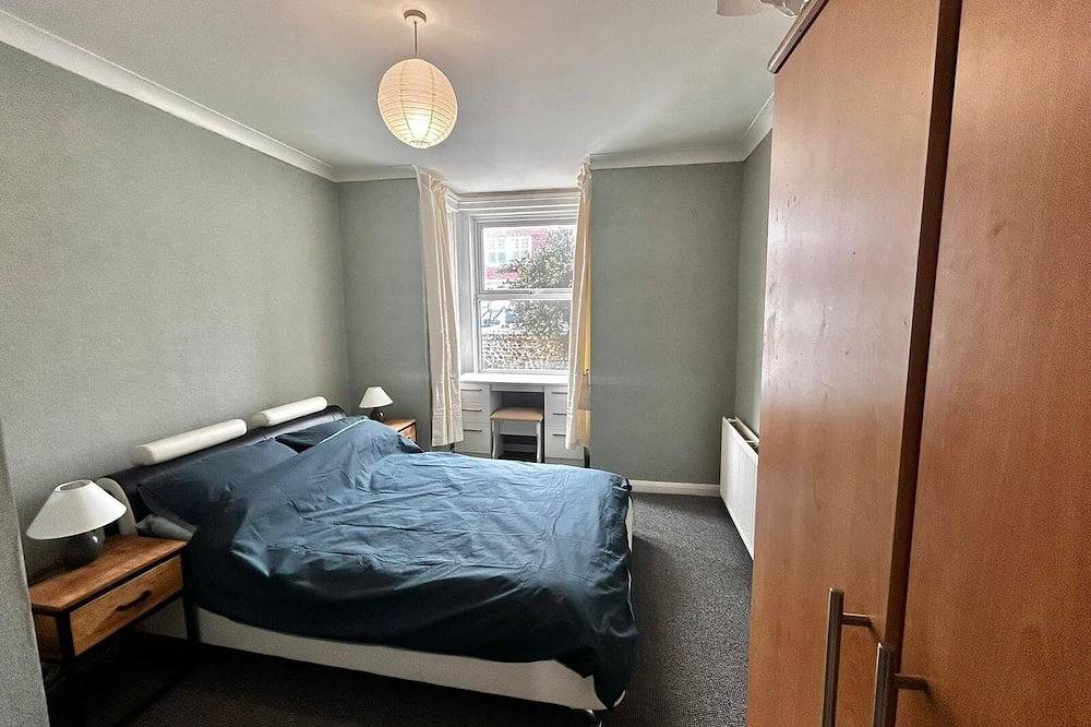 Entire apartment, Beach retreat Seaford, gateway to Seven Sisters, South Downs national park - in Seaford, East Sussex
