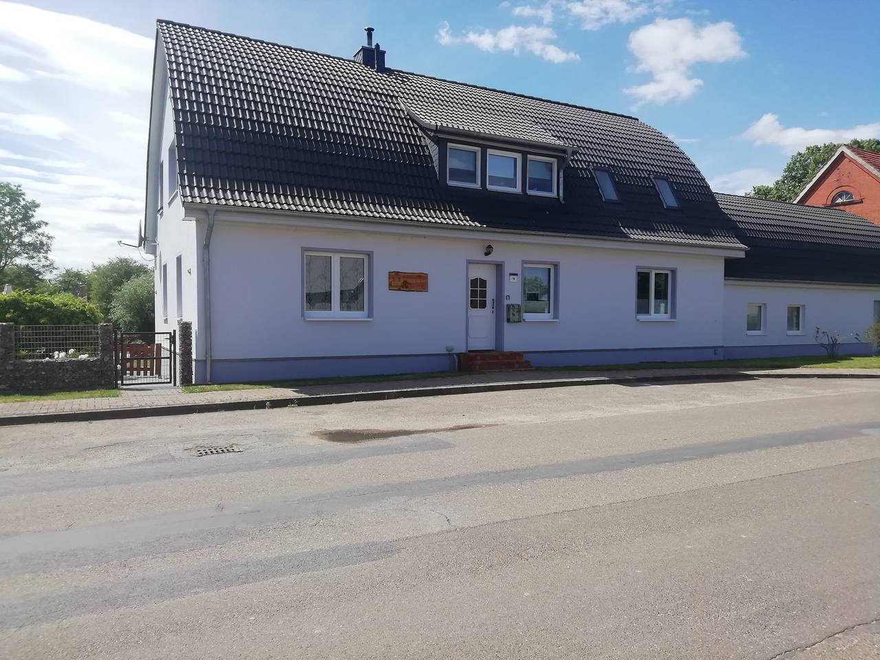 Ganze Wohnung, Ferienwohnung 'Am Froschteich' mit Privatterrasse, Gemeinschaftsgarten und Wlan in Feldberger Seenlandschaft, Mecklenburg-Strelitz