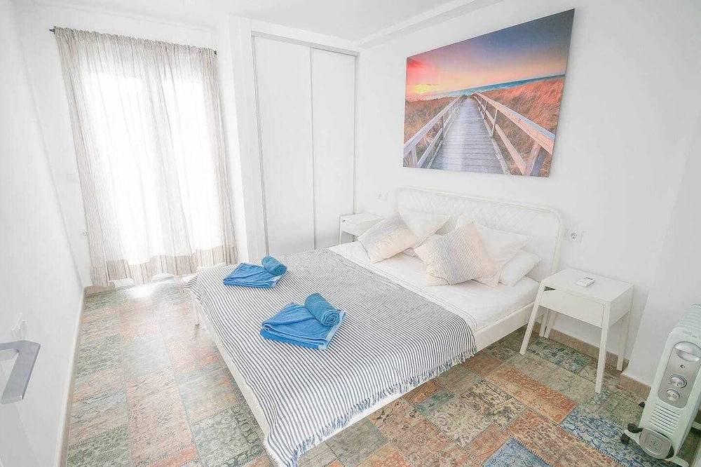 Ganze Wohnung, Suncastle Lovely Attic! in El Barrio, Alicante