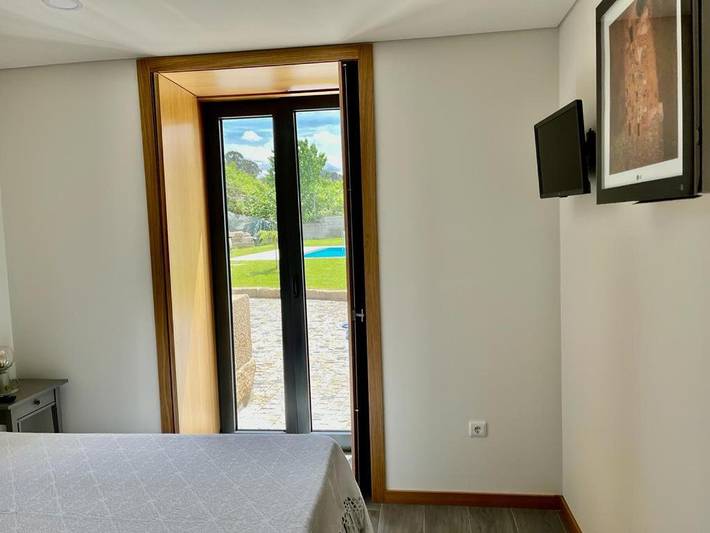 Location de vacances pour 2 personnes, avec piscine et vue ainsi que jardin et bassin pour enfant à Mondim de Basto - 3