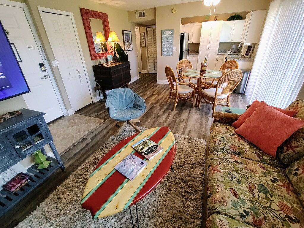 Ganze Wohnung, \"Casita Playa\" Our Super-Cute 1/1 Beach Getaway! 6 min from Irb! in Largo, Pinellas County