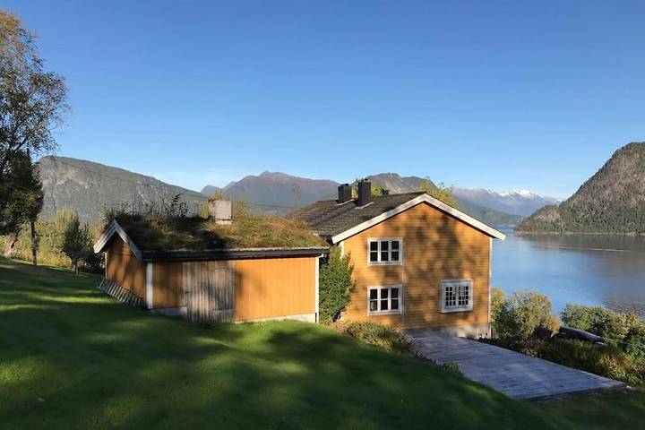 Ferienhaus für 11 Personen, mit Whirlpool und Terrasse sowie Garten und Ausblick in Måndalen