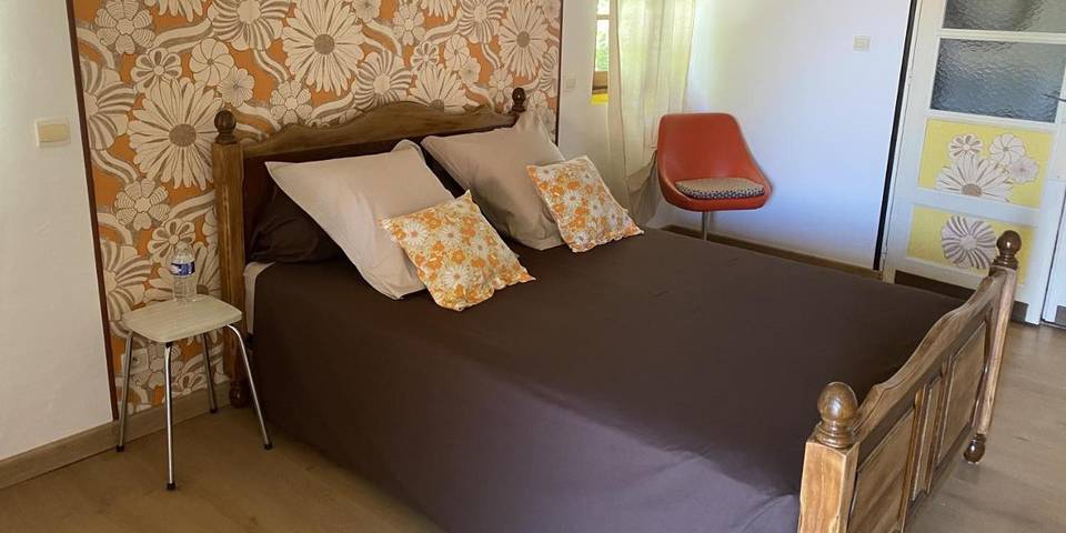 Gîte pour 2 personnes, avec terrasse et vue ainsi que piscine et jardin à Granges-d'Ans - 4