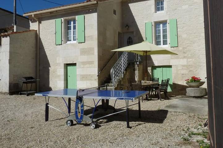 Gîte pour 5 personnes, avec Terrasse et Jardin dans Asnières-sur-Nouère
