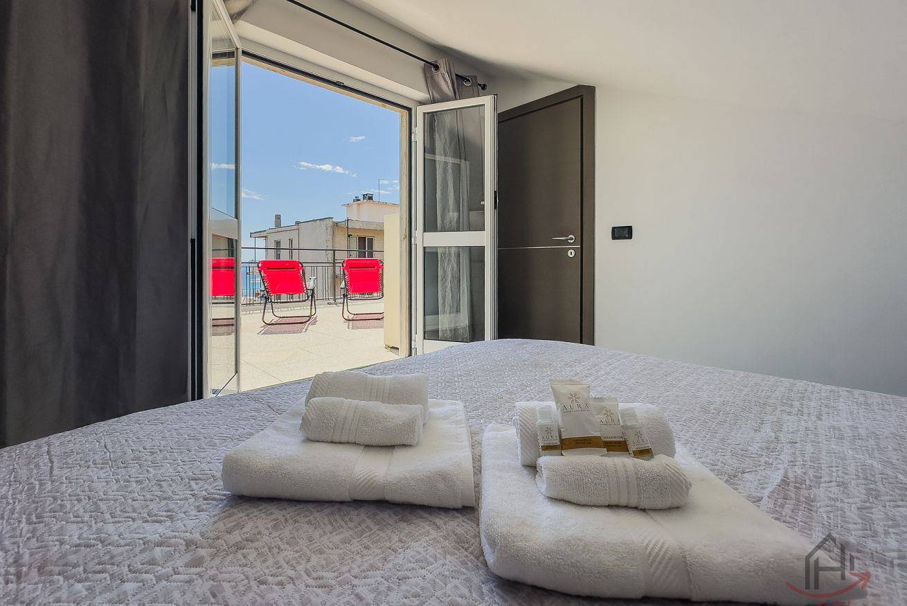 Ganze Wohnung, [Penthouse mit Meerblick] Free Park • A/C • Hiper Wifi in Savona (Stadt), Savona