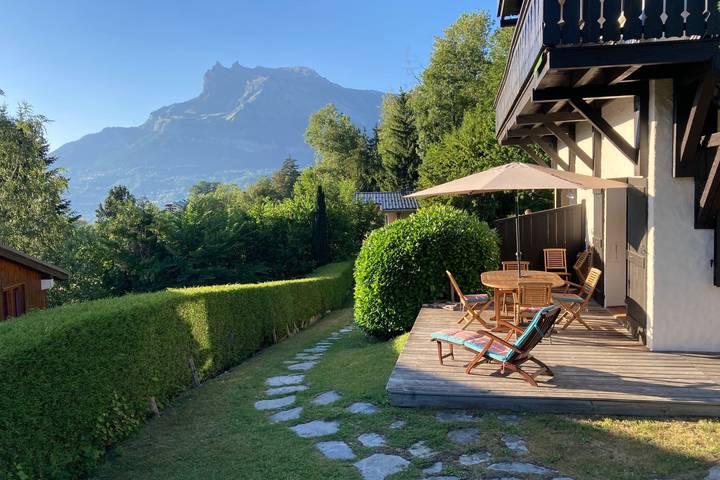Appartement de vacances pour 8 personnes, avec jardin ainsi que piscine et terrasse