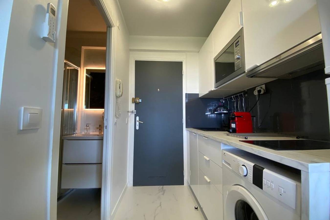 Ganze Wohnung, Ferienwohnung für 3 Personen mit Pool in Vallauris, Cannes und Umgebung