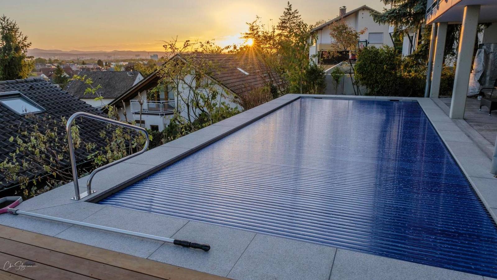 Villa 'Panoramahaus am Schlipfweg' – piscina privada, tumbonas y balcón en zona exclusiva in Weil am Rhein, Selva Negra (zona sur)