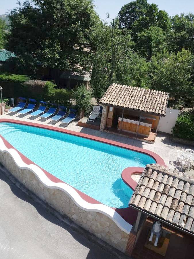 Residence per 4 persone, con panorama e piscina nonché giardino, adatto a famiglie con bambini - 1