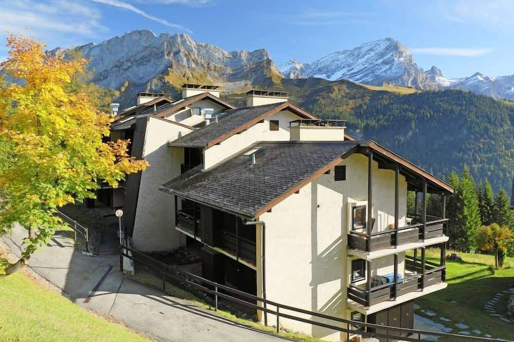 Appartement entier, Les Petites Maraîches 132/389 by Interhome in Gryon, Alpes Vaudoises