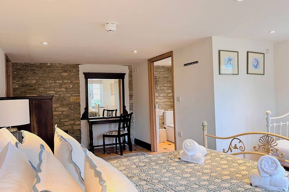 Listed Farmhouse on the edge of the Cotswolds in Oxfordshire