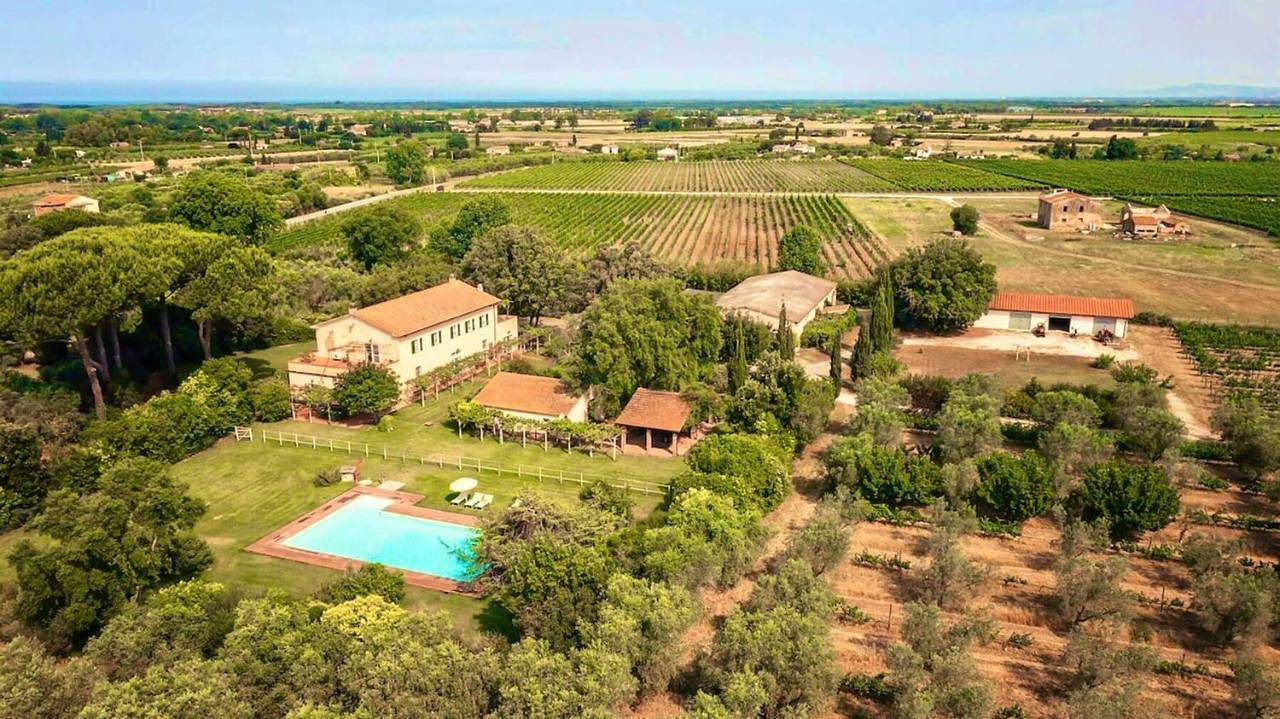 Deluxe Double Room in Castagneto Carducci, Etruskische kust