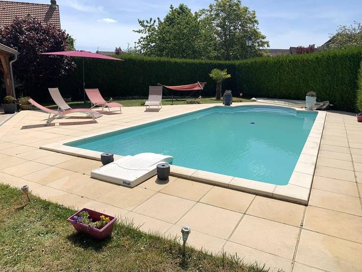 Location de vacances pour 7 personnes, avec piscine à Omerville