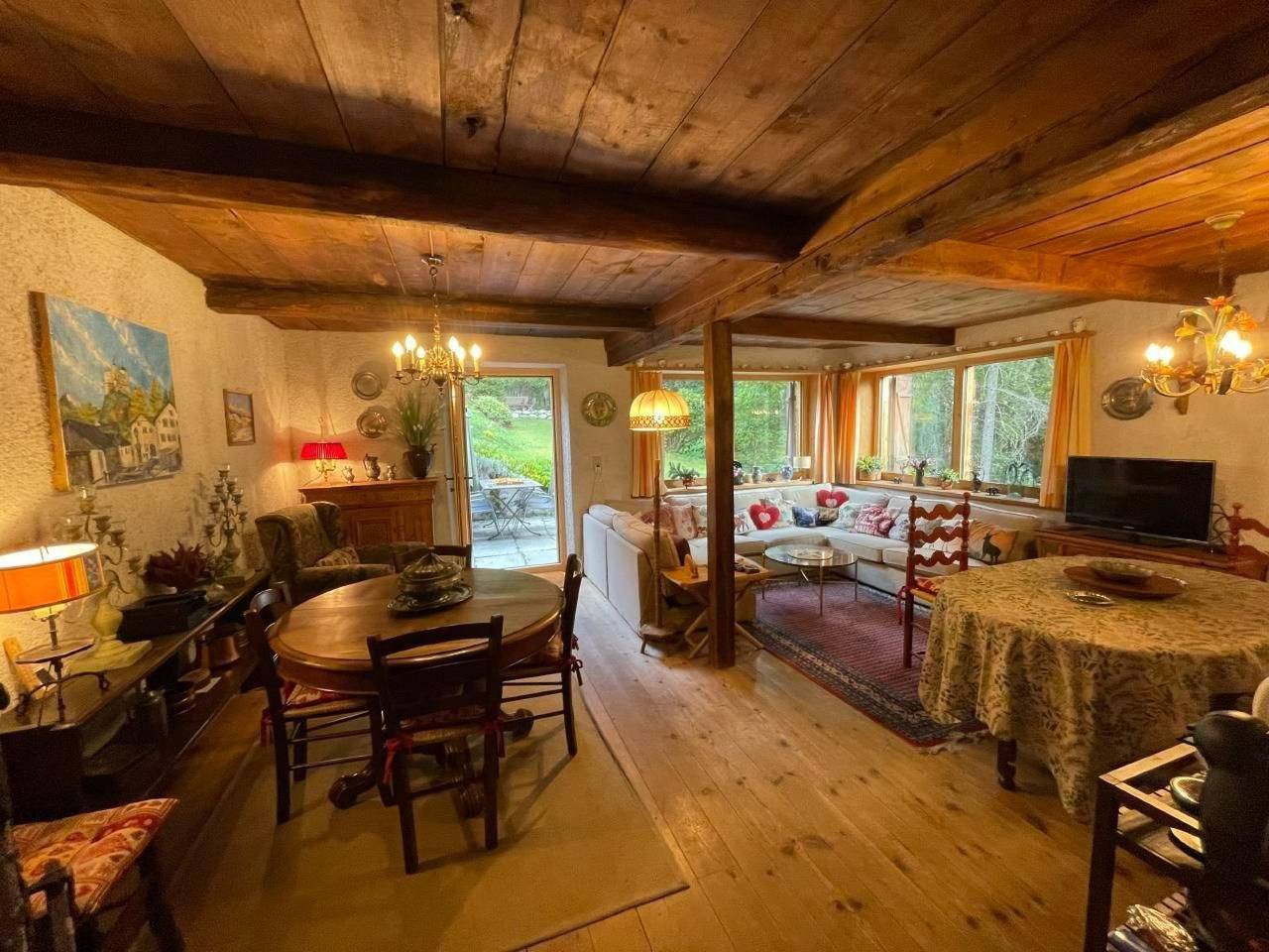 Alte typische Engadinermühle in Sent, Unterengadin