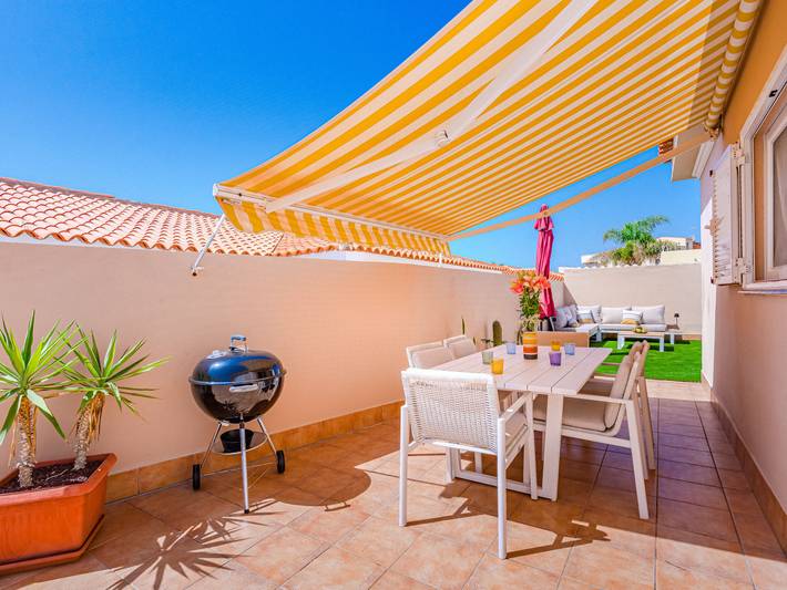 Location de vacances pour 6 personnes, avec jardin et vue ainsi que piscine et terrasse à Callao Salvaje - 2