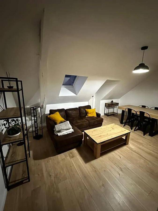 Appartement entier, Two-Bedroom Apartment in Ruillé-en-Champagne, Sarthe