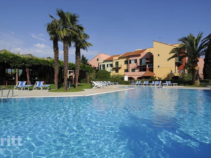 Location de vacances pour 6 personnes, avec terrasse ainsi que balcon/terrasse et jacuzzi à Loano - 2