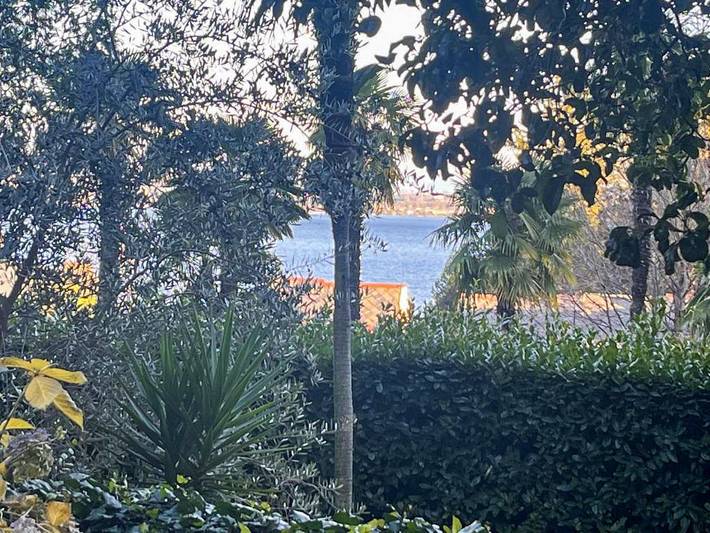 Appartamento intero, Appartamento vacanze per 5 persone con panorama in Lesa, Lago Maggiore (Piemonte)