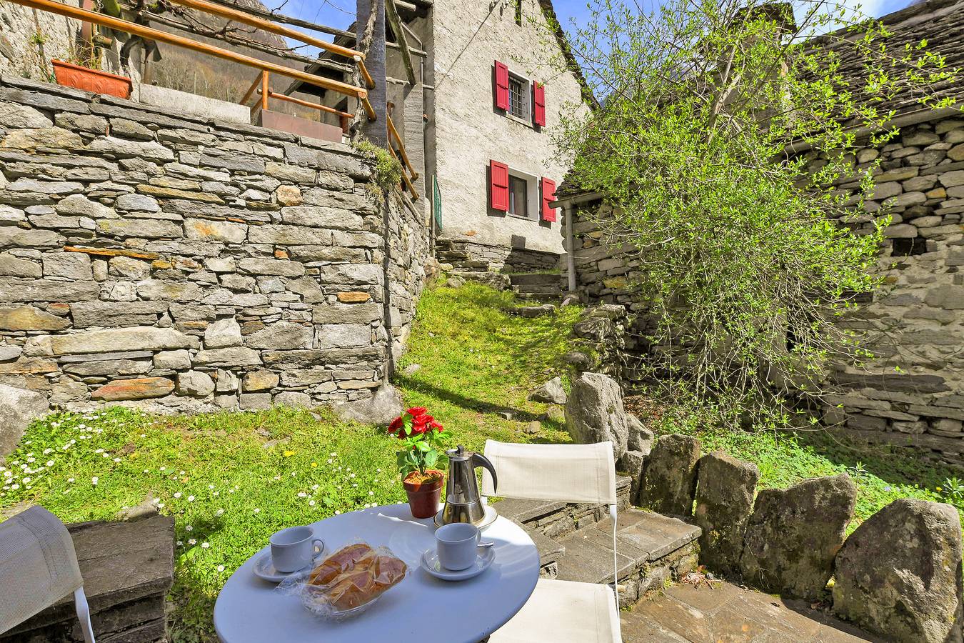 Chalet für 4 Personen in Lavertezzo, Lepontinische Alpen