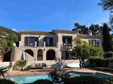 Villa pour 8 personnes, avec piscine et terrasse dans Le Lavandou