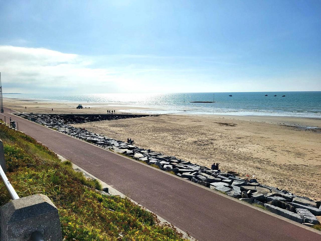 Entire apartment, Apartment 'Jolie Maison De Plage Cyprange' with Private Terrace, Private Garden and Wi-Fi in Pirou, Coutances