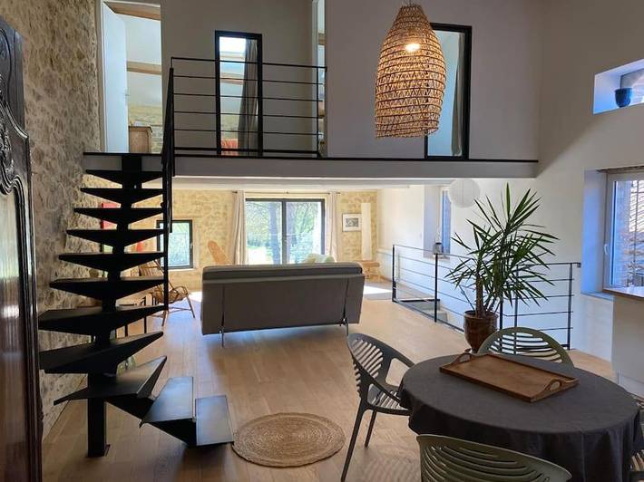 Gîte pour 4 personnes, avec jardin ainsi que terrasse et piscine à Saint-Hilaire-de-Brethmas