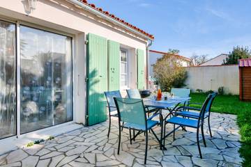 Location de vacances pour 6 personnes, avec terrasse et jardin à La Couarde-sur-Mer