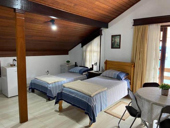 Casas e apartamentos de temporada para 8 pessoas, com jardim e balcão em Blumenau