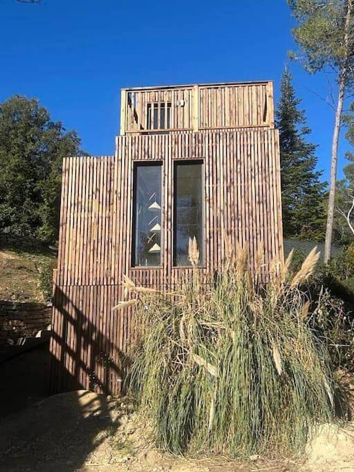 Gîte pour 2 personnes, avec terrasse ainsi que vue et jardin à Saint-Clément-de-Rivière - 2