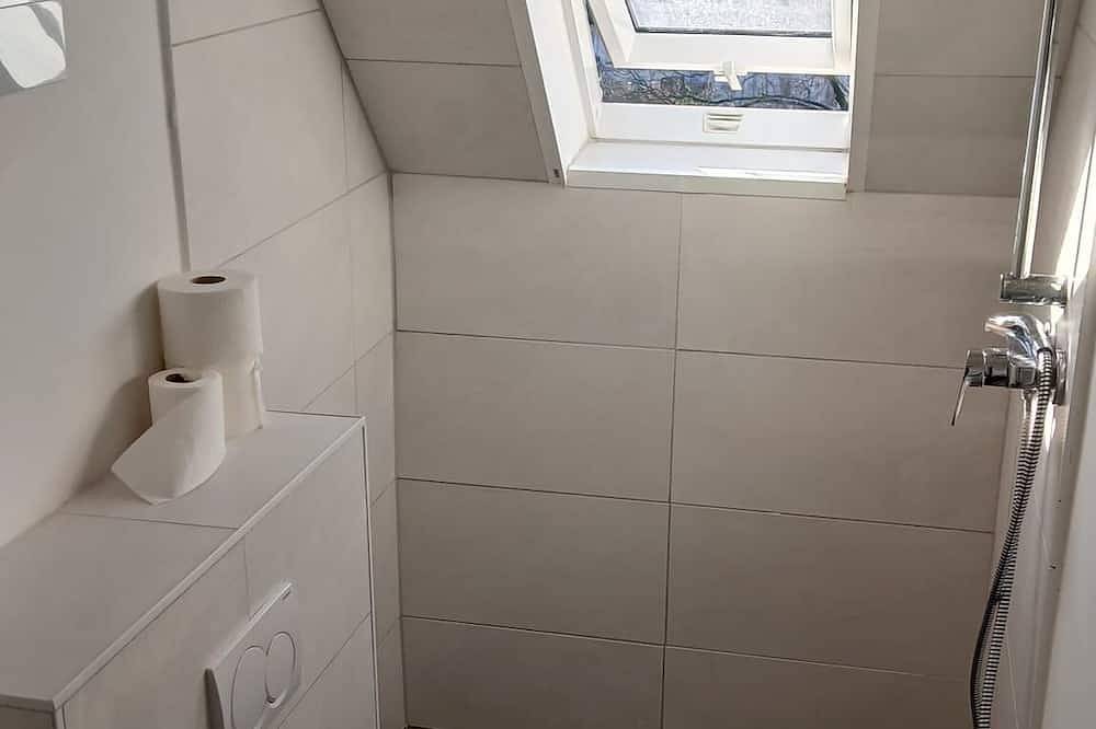 Apartamento entero, Centralsuites Duisburg - Shower, Livingroom & Wifi in Duisburgo, Región del Ruhr