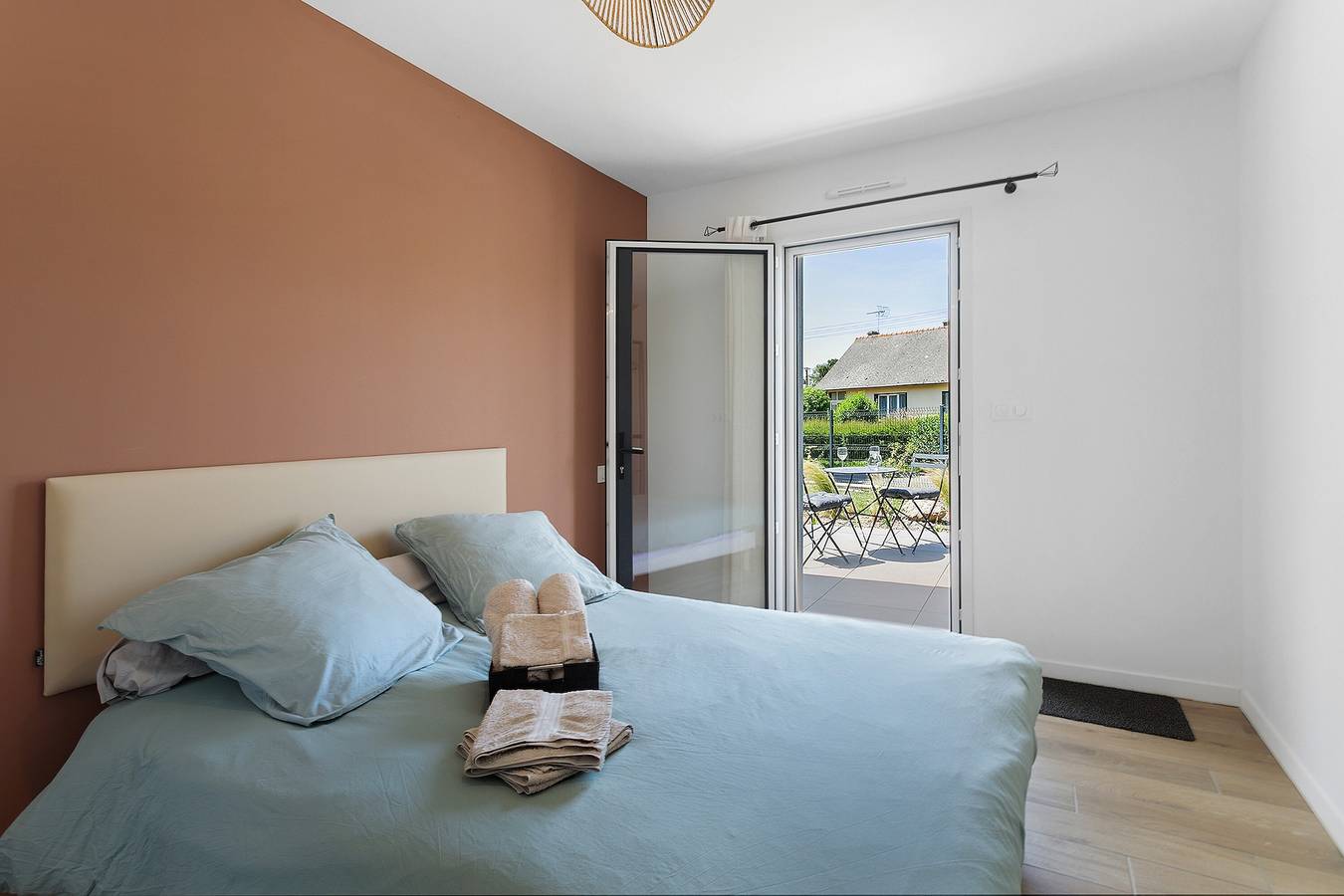 Chambre d'hôtes « Terra Cotta » avec piscine partagée, terrasse commune et Wi-Fi in Lanvollon, Côte de Goëlo