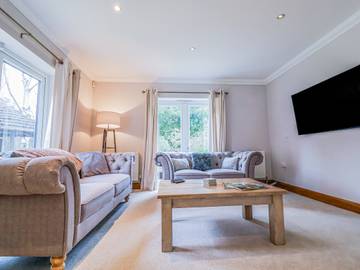 Glamping for 8 People in Pinewood, Suffolk, Photo 3