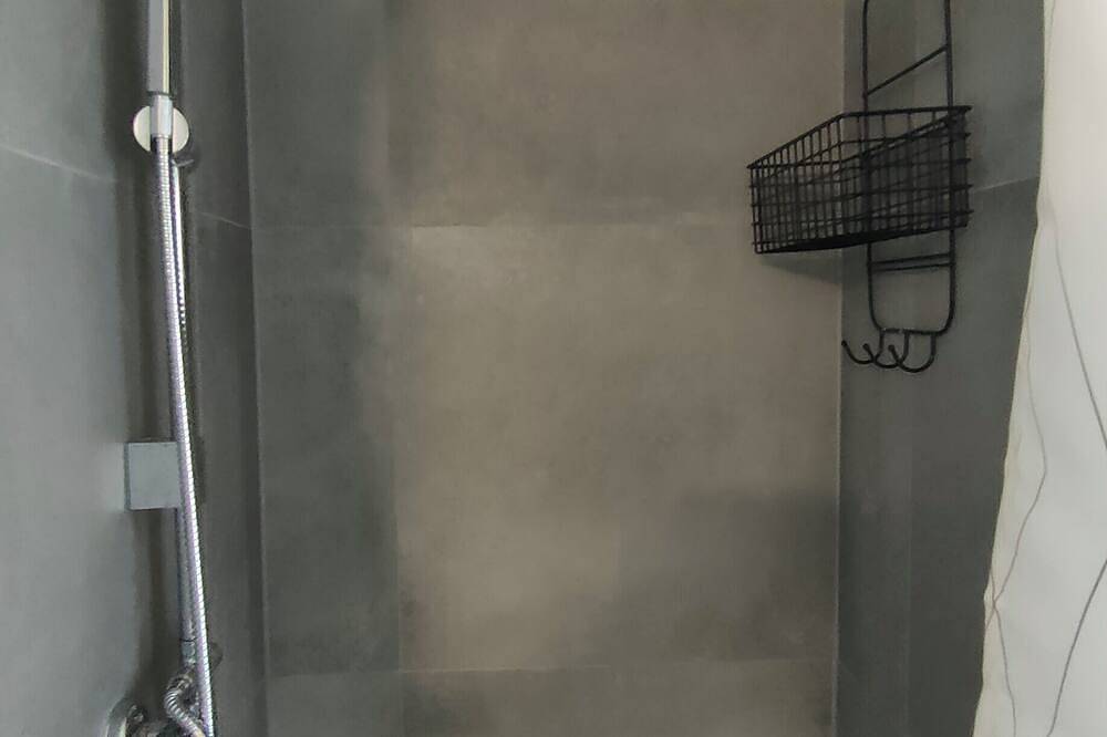 Appartamento intero, Fantastic holiday flat near to park with thermal spa, only 20 min to Heidelberg. in Bad Schönborn, Kraichgau