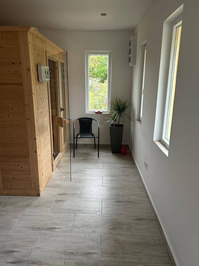 Ferienhaus für 8 Personen, mit Whirlpool und Sauna sowie Pool und Garten in Plattensee nordufer - 2