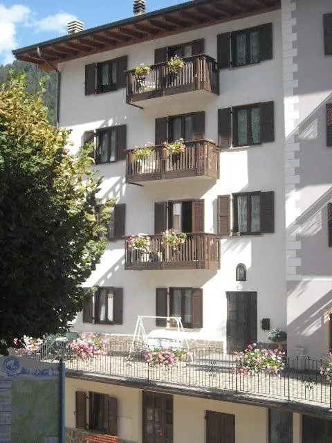 Ferienwohnung für 8 Personen, mit Garten - 1